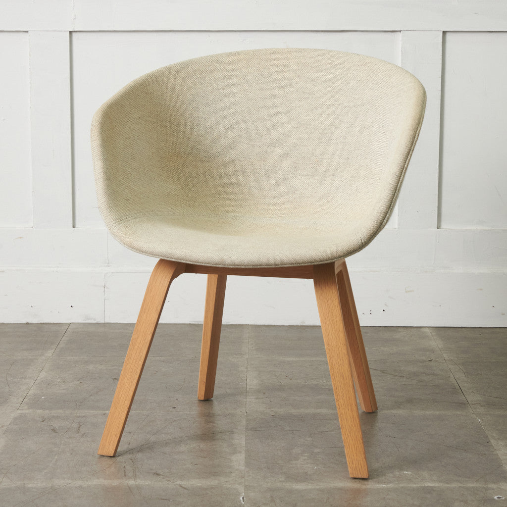 ABOUT A CHAIR アバウト ア チェア