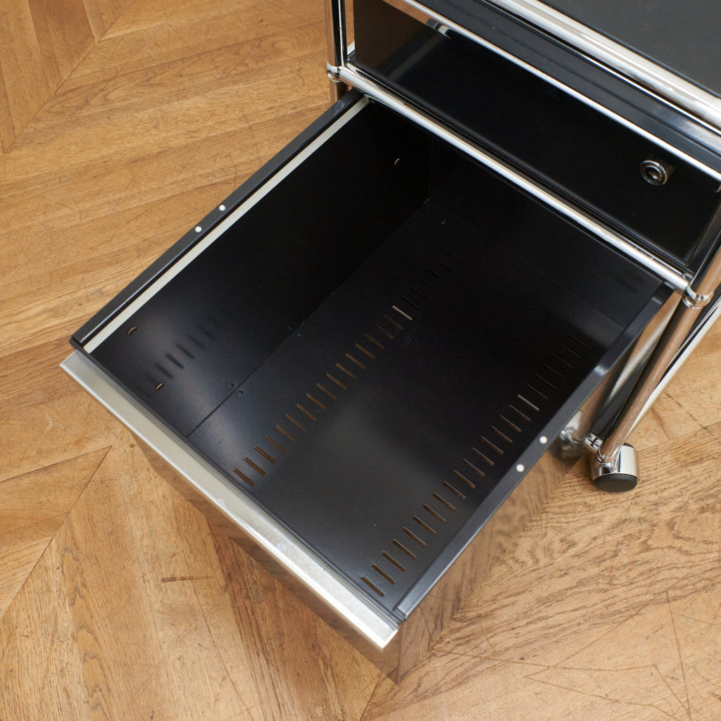 キャスターワゴン