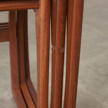 Quadrille ヴィンテージ ネストテーブル