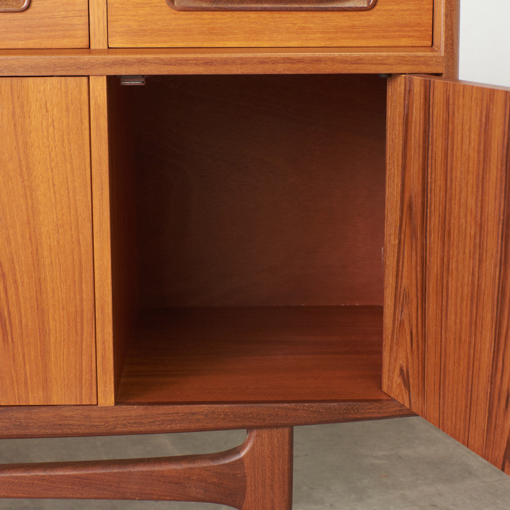 Fresco 脚付きサイドボード (4072)