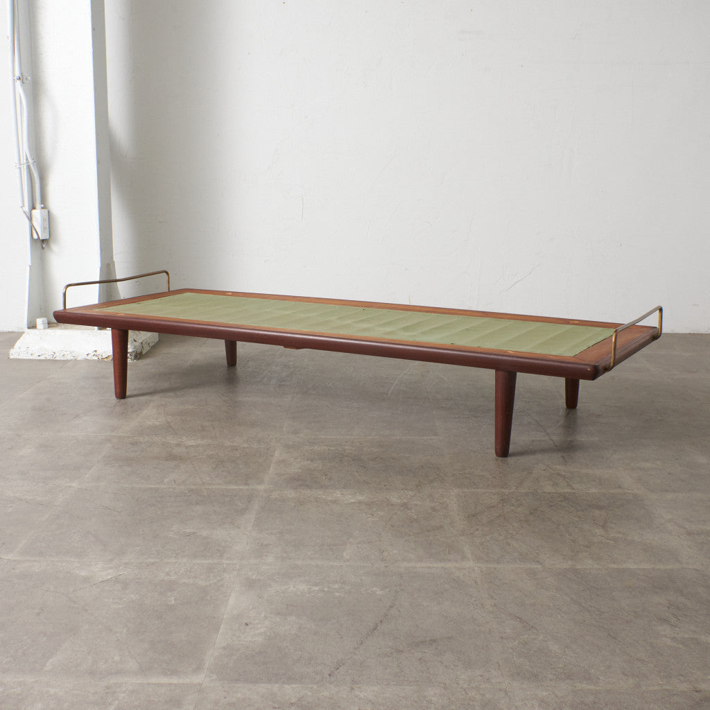 展示品　ゲタマ　ウェグナー　GE19　チーク材　デイベッド　ソファ　ベンチ Hans J Wegner GE19 デイベッド チーク | 北欧家具 haluta (ハルタ)