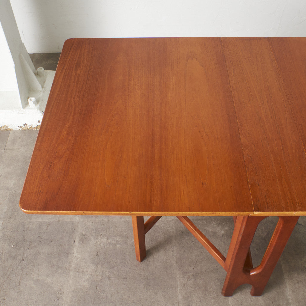 ドロップリーフゲートレッグテーブル