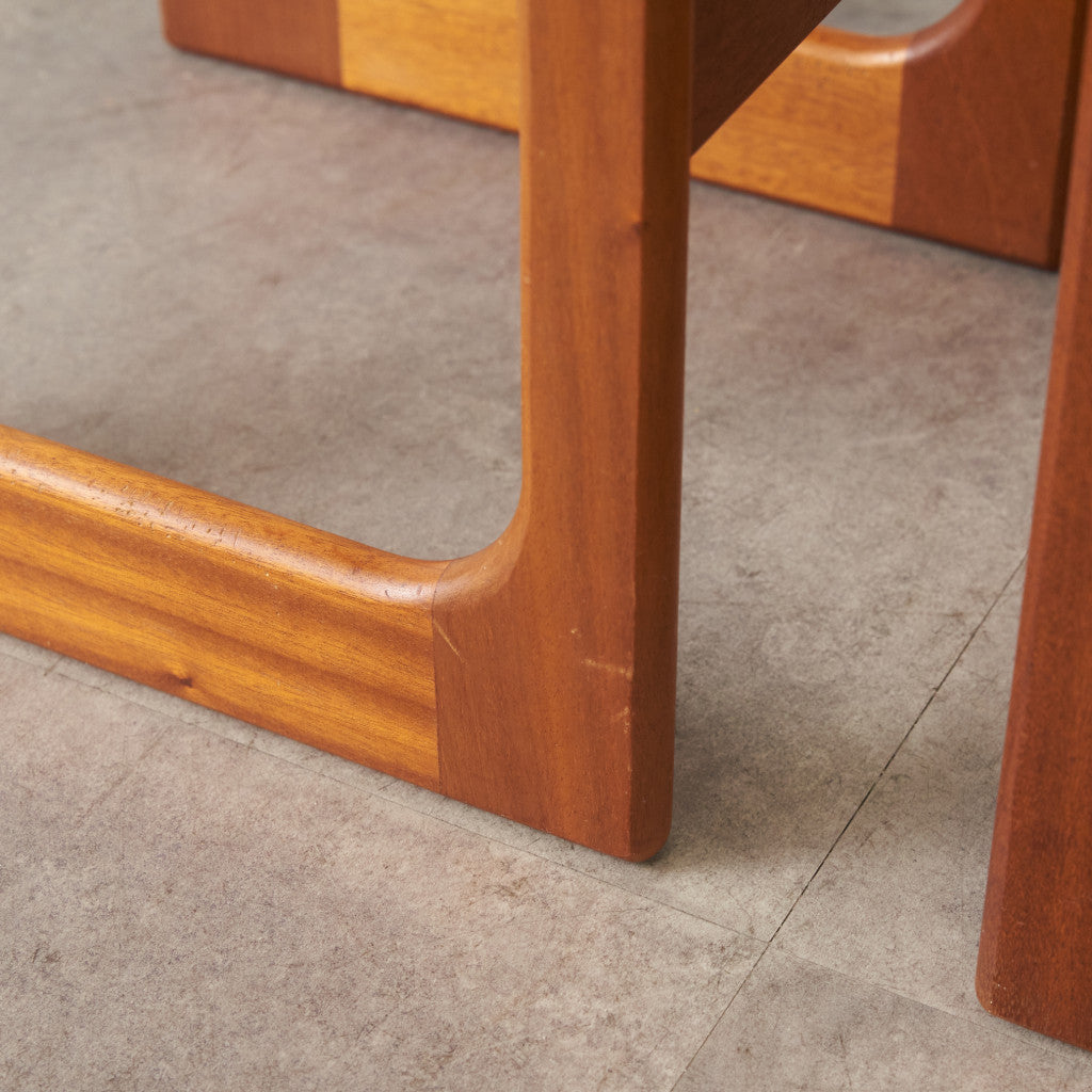 ヴィンテージ 拡張式天板付き ネストテーブル