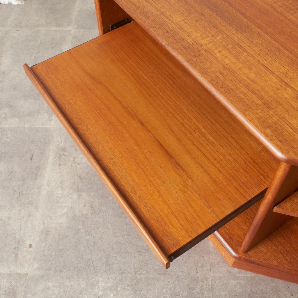 ヴィンテージ コーナー AVボード