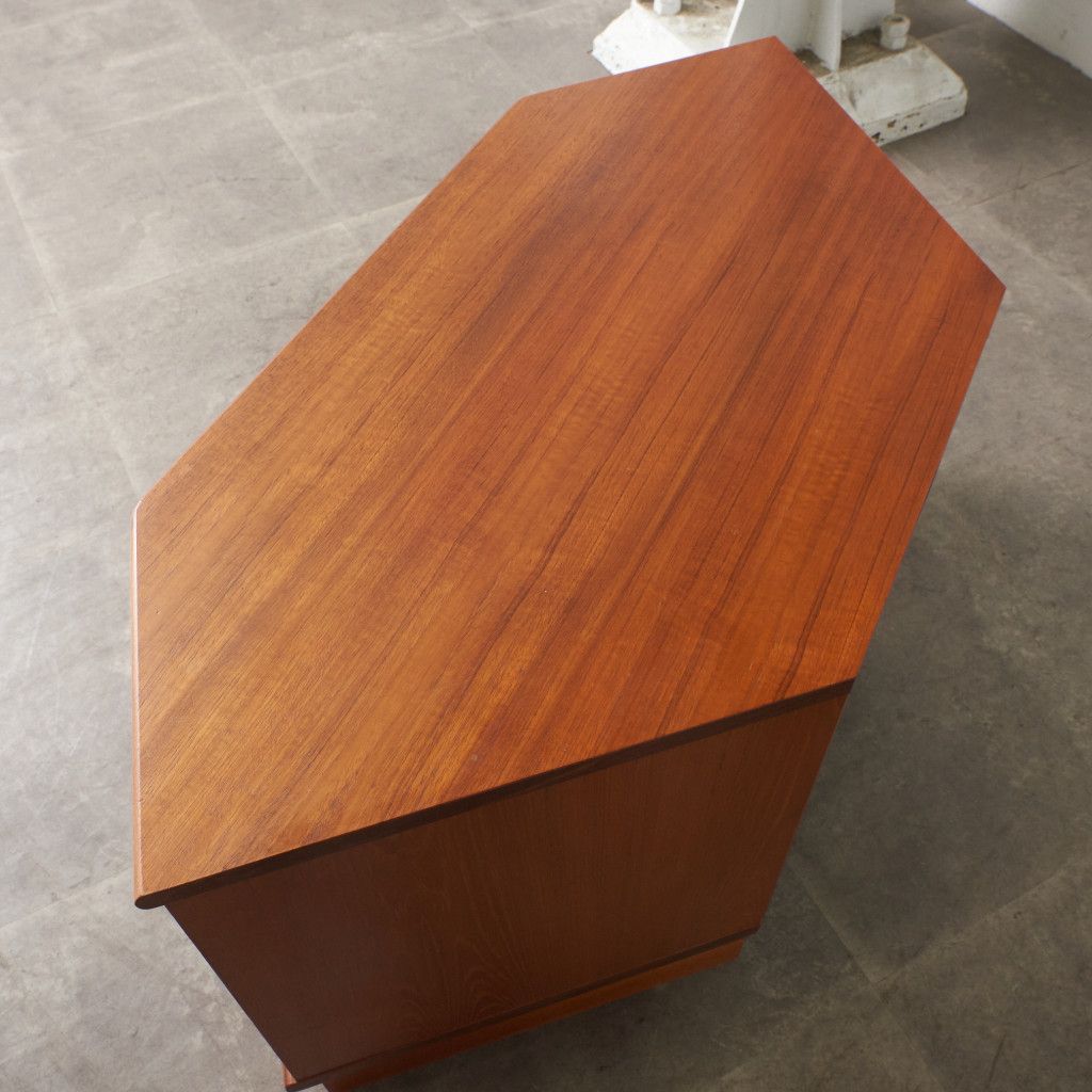 ヴィンテージ コーナー AVボード