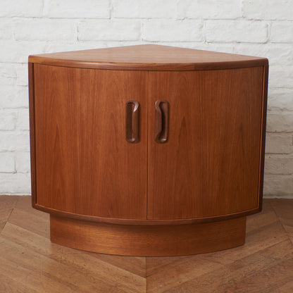 Fresco 凸型コーナーローキャビネット