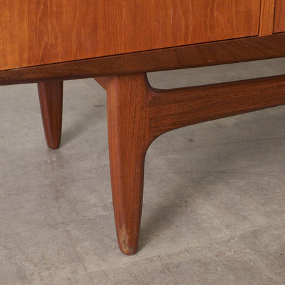 Fresco 脚付きサイドボード (4072)