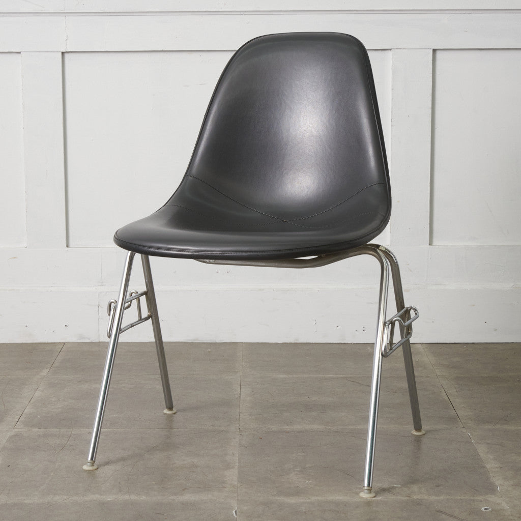 サイドシェルチェア スタッキングベース