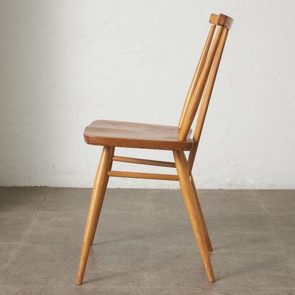 スティックバックチェア