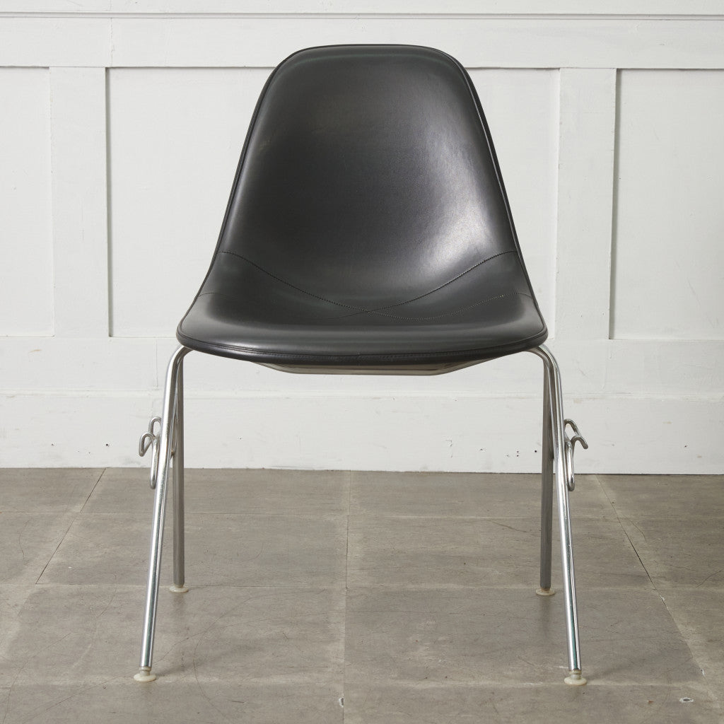 サイドシェルチェア スタッキングベース