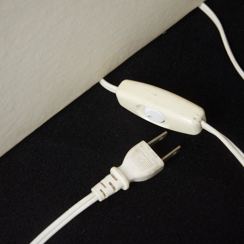 ウォールナット無垢材 テーブルランプ