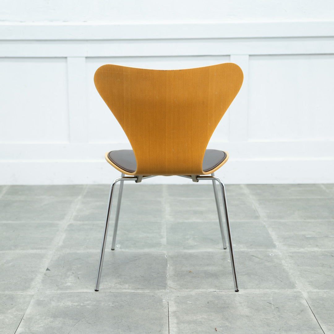 セブンチェア / フロントパディング