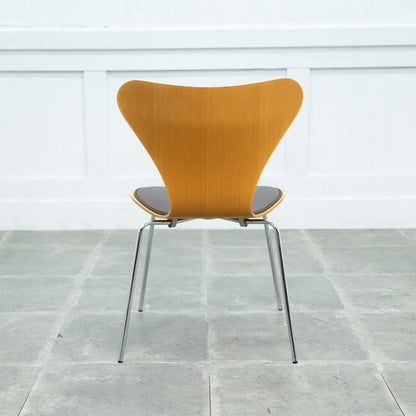 セブンチェア / フロントパディング