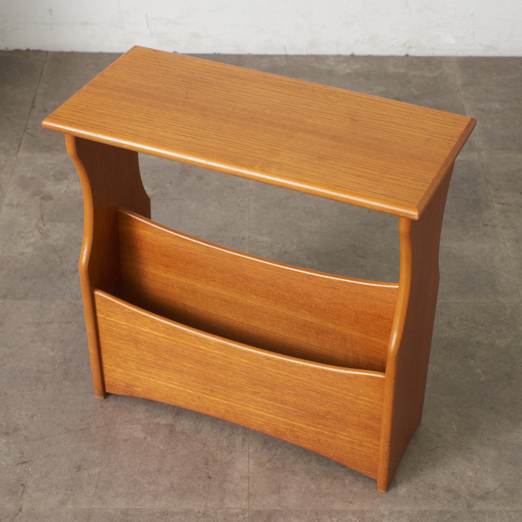 ヴィンテージ　サイドテーブル　マガジンラック付き 英国ヴィンテージ マガジンラック付き サイドテーブル – rocca rocca