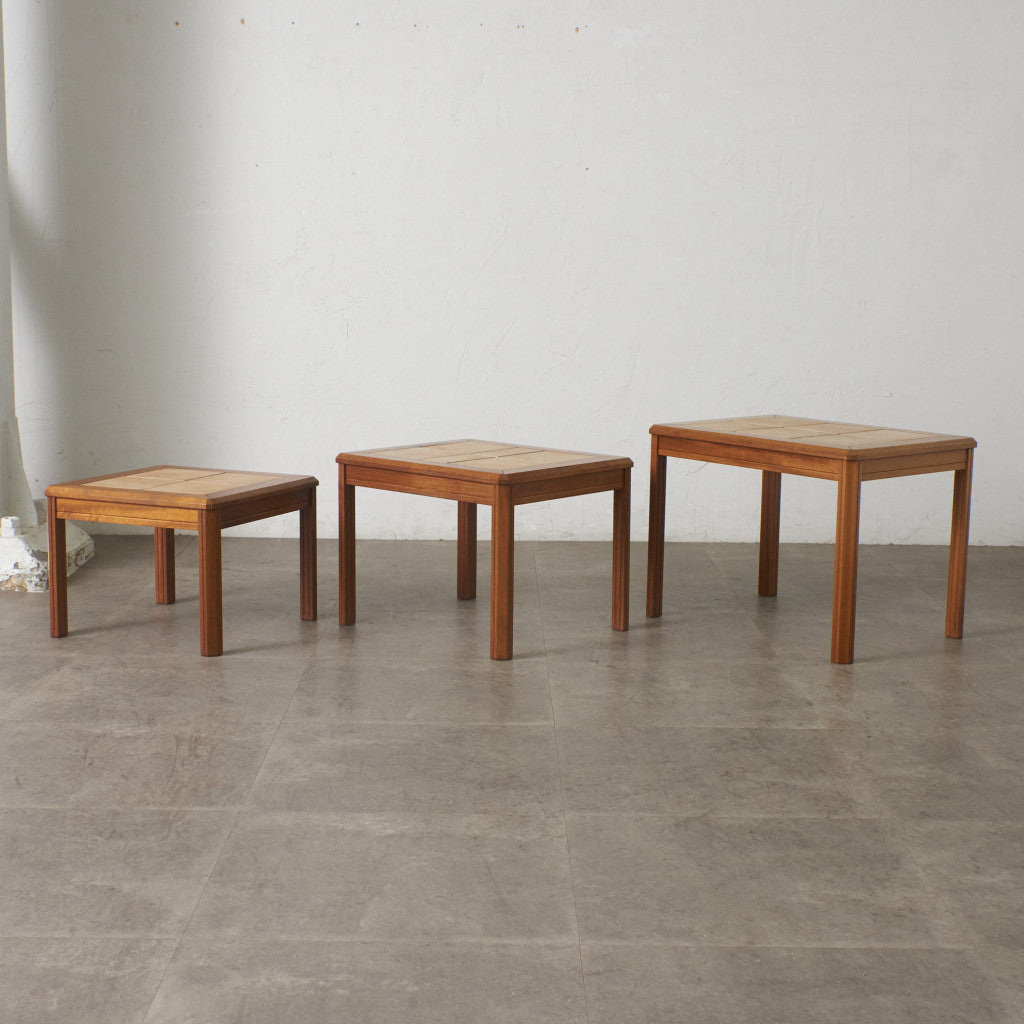 デンマーク製 タイルトップ ネストテーブル