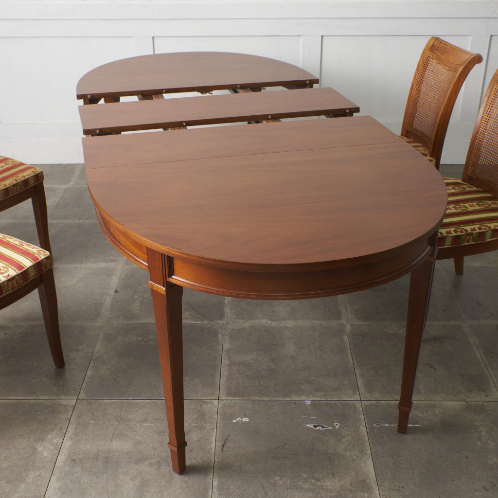 TRIUNE 伸長式 ダイニングテーブル