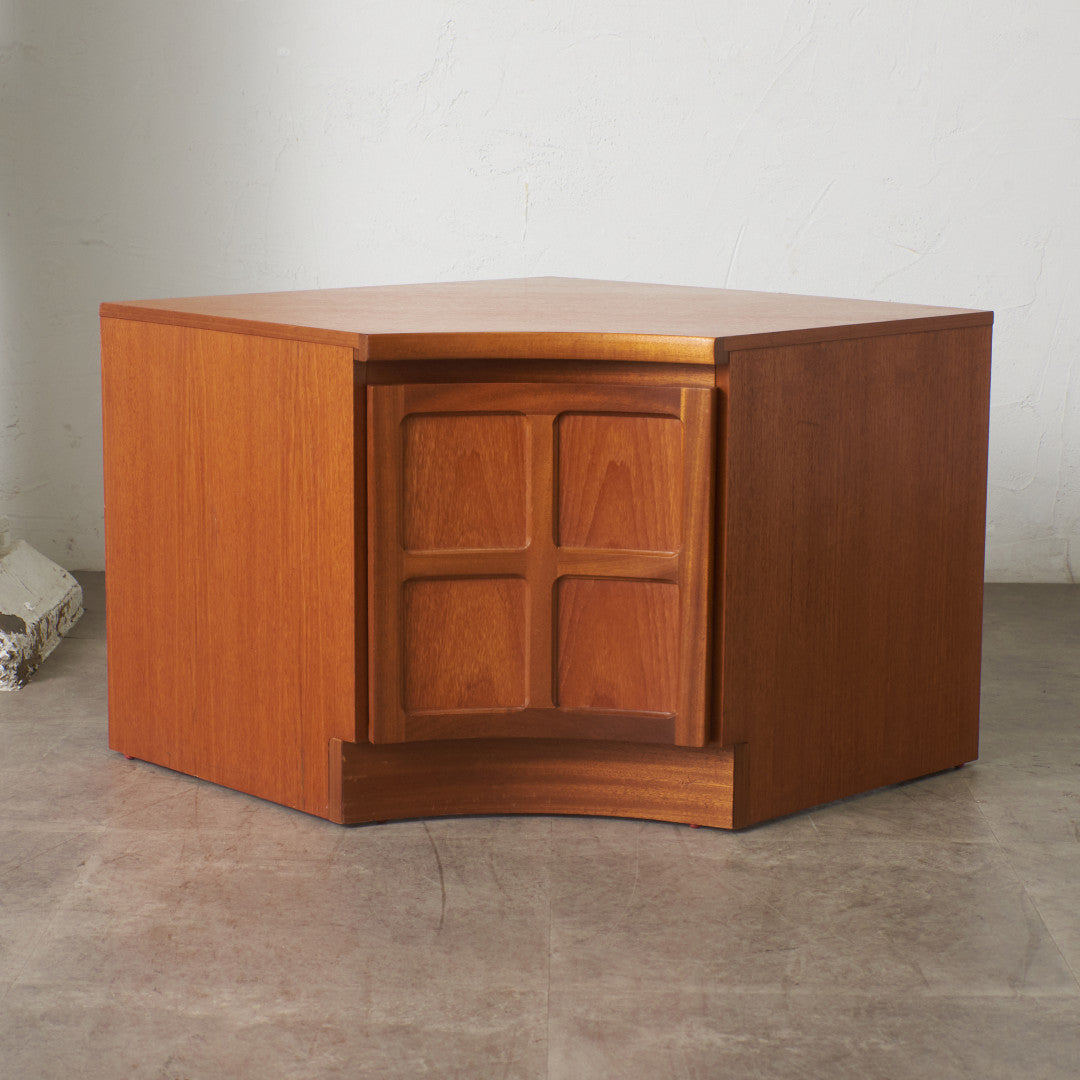 ヴィンテージ 凹型コーナーキャビネット｜ネイサン Nathan – rocca rocca