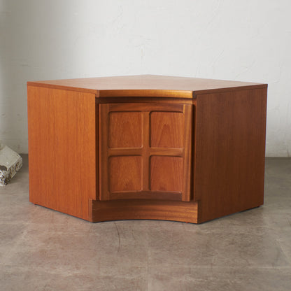 ヴィンテージ 凹型コーナーキャビネット