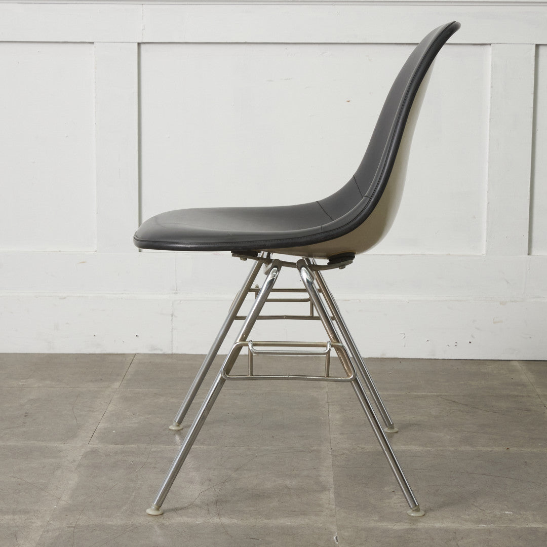 サイドシェルチェア スタッキングベース