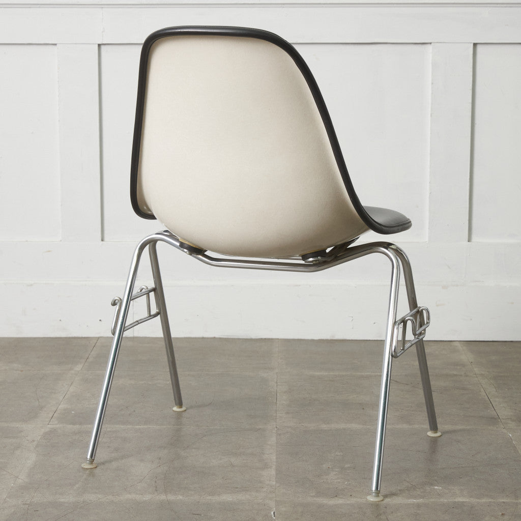 ハーマンミラー サイドシェルチェア　スタッキング イームズ2脚 サイドシェルチェア スタッキングベース｜ハーマンミラー Herman