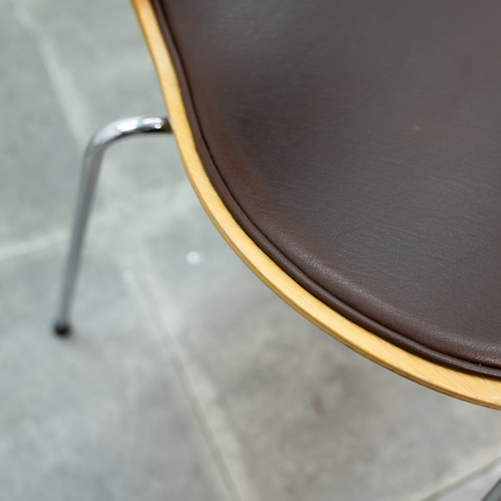 セブンチェア / フロントパディング