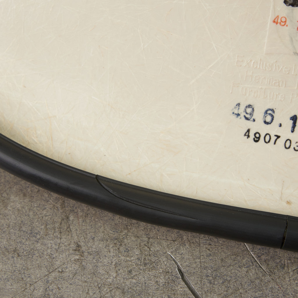 サイドシェルチェア スタッキングベース