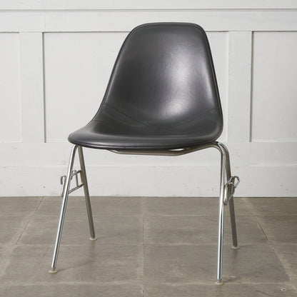 サイドシェルチェア スタッキングベース