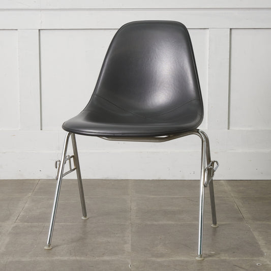 サイドシェルチェア スタッキングベース