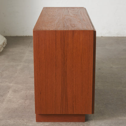 Form FIVE キャビネット