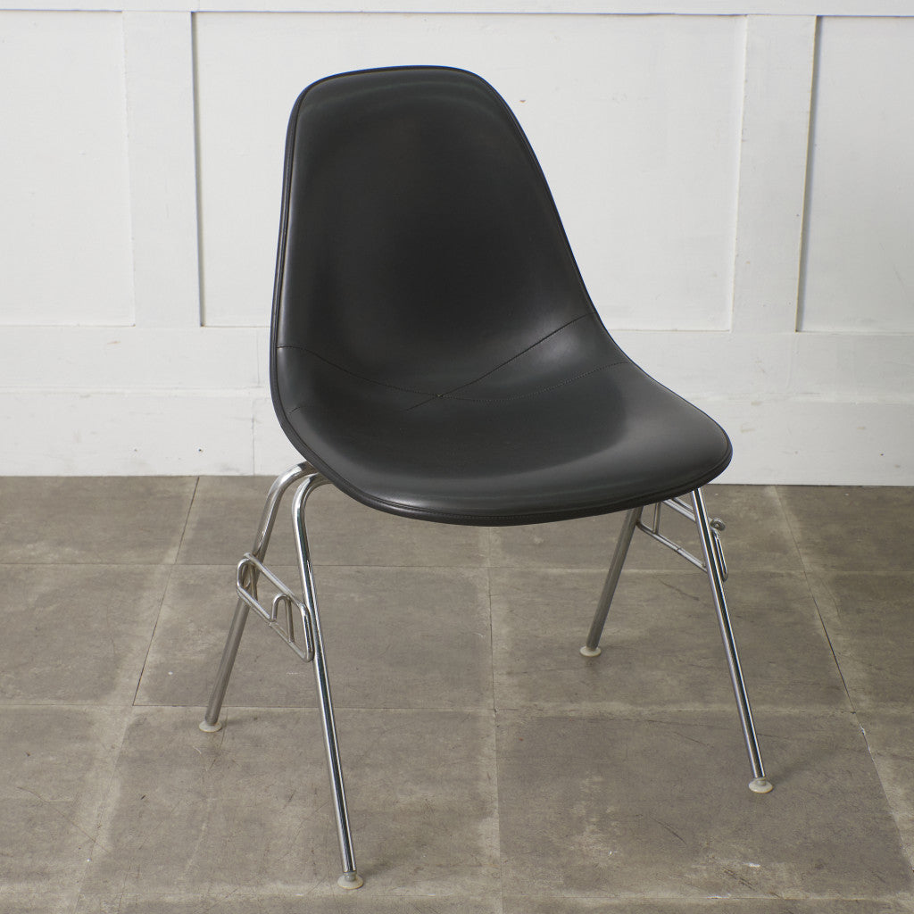 サイドシェルチェア スタッキングベース