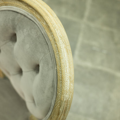 バルーンバックチェア