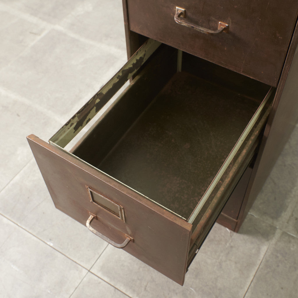 4段 メタルキャビネット