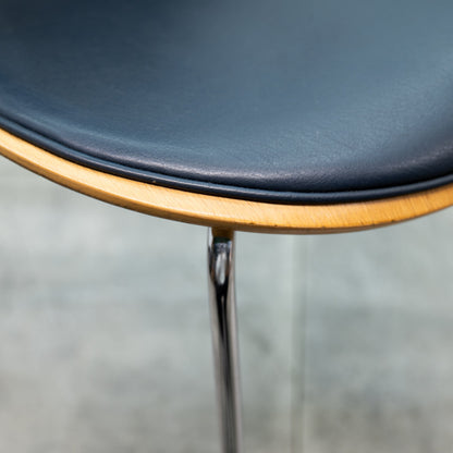 セブンチェア / フロントパディング