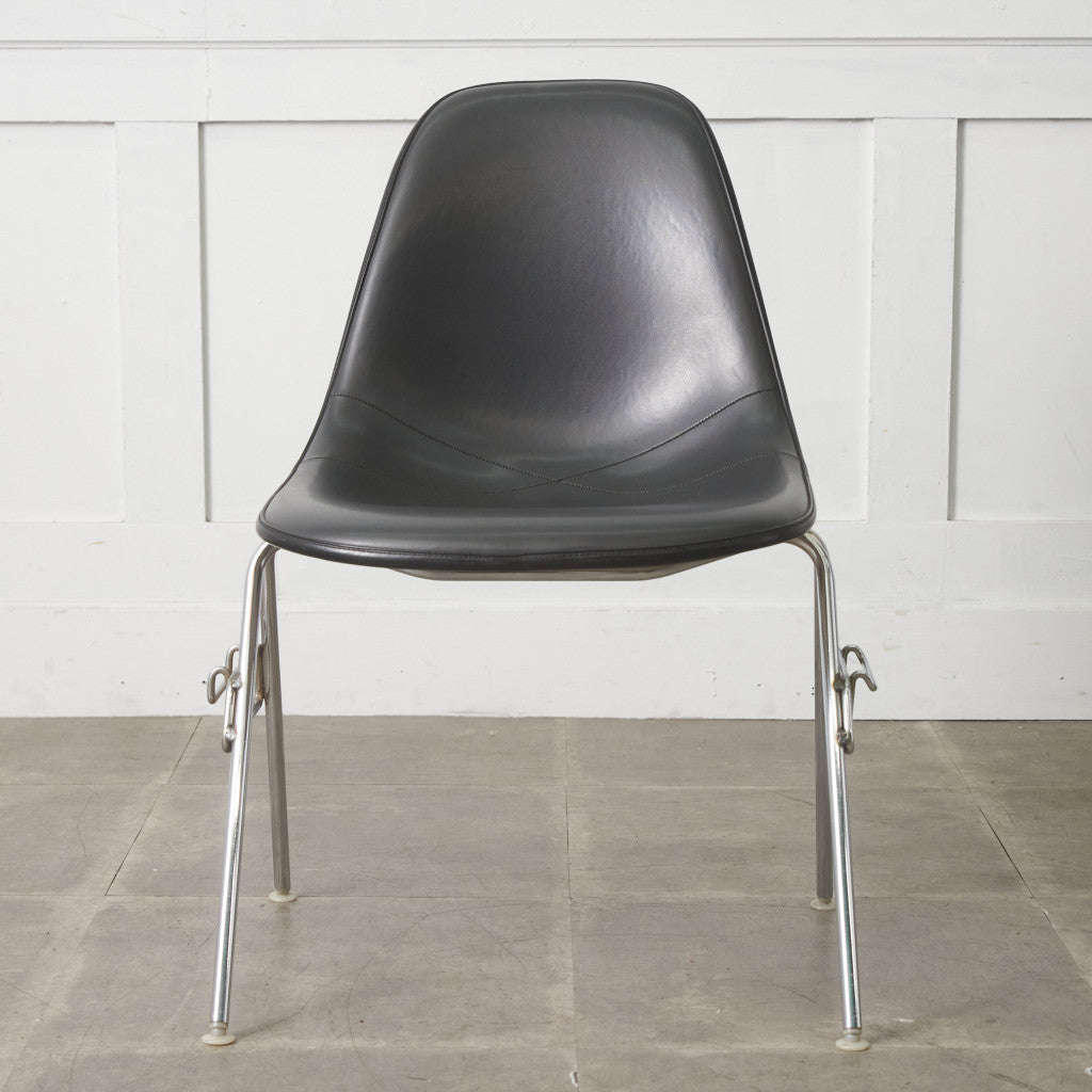 サイドシェルチェア スタッキングベース