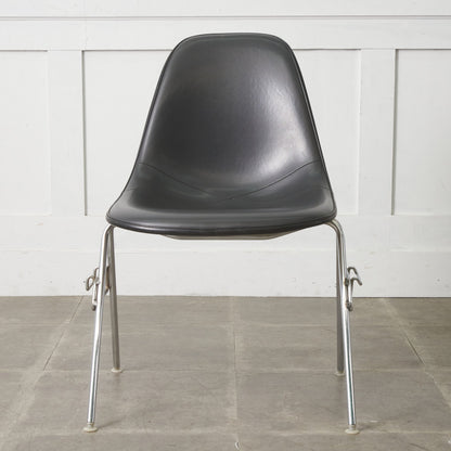 サイドシェルチェア スタッキングベース