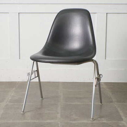 サイドシェルチェア スタッキングベース