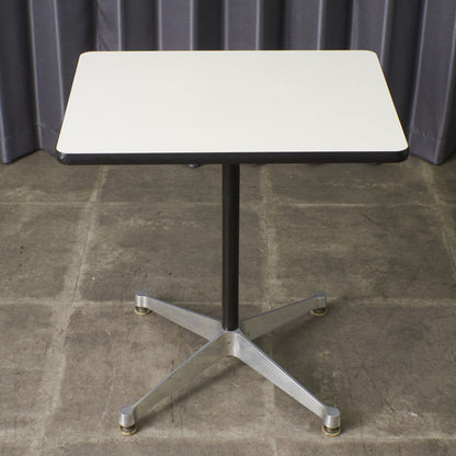 イームズ コントラクトベース テーブル