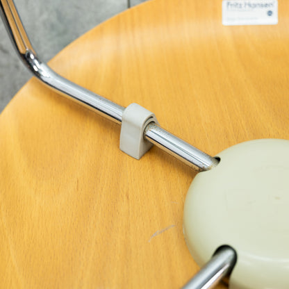 セブンチェア / フロントパディング