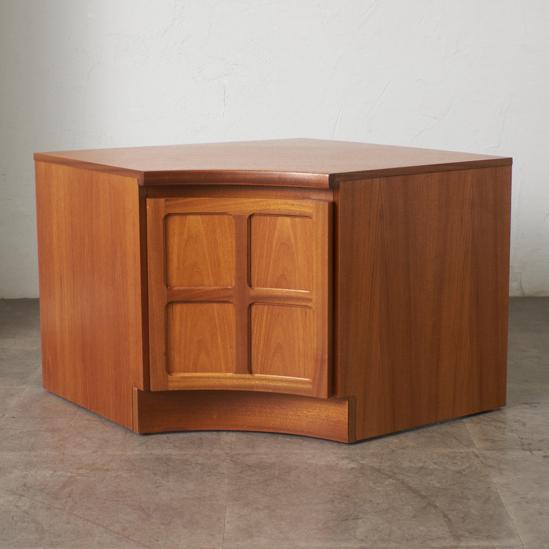 ヴィンテージ 凹型コーナーキャビネット