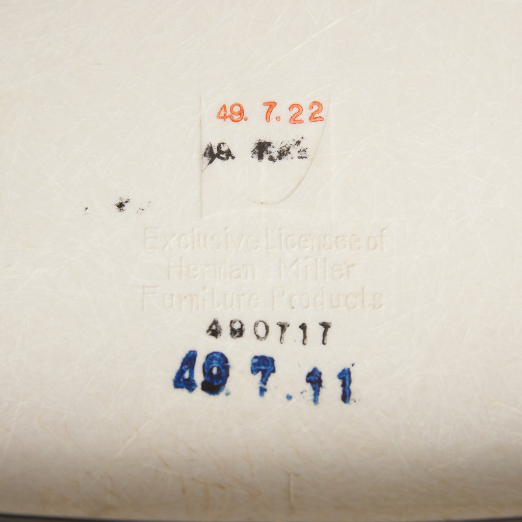 サイドシェルチェア スタッキングベース