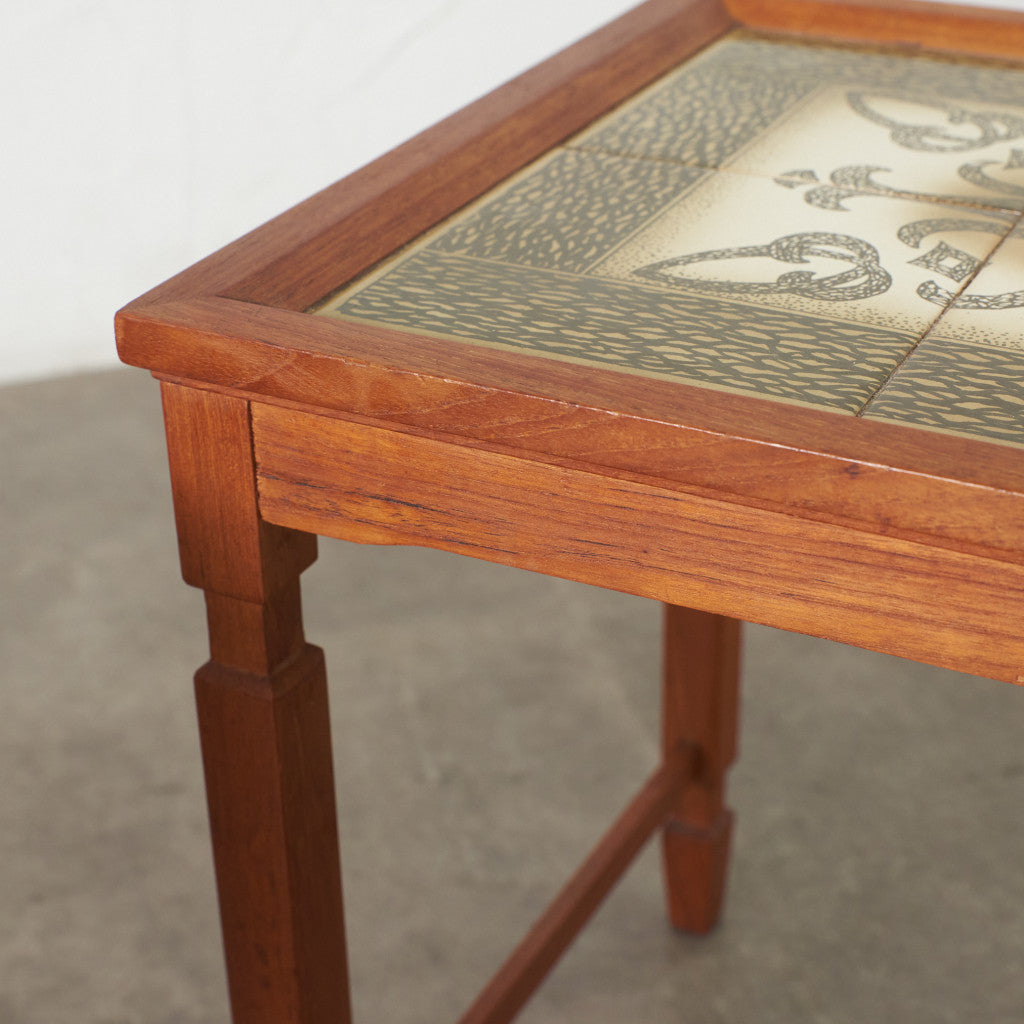 英国ヴィンテージ タイルトップ ネストコーヒーテーブル