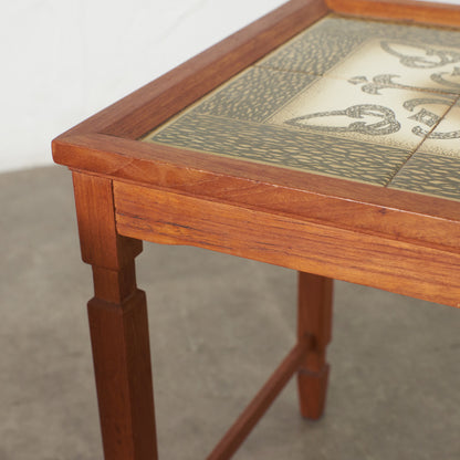 英国ヴィンテージ タイルトップ ネストコーヒーテーブル