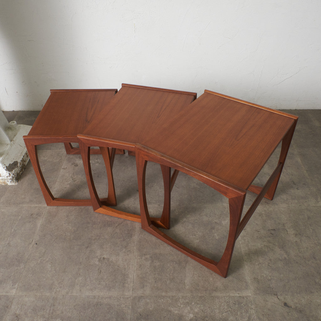 Quadrille ヴィンテージ ネストテーブル