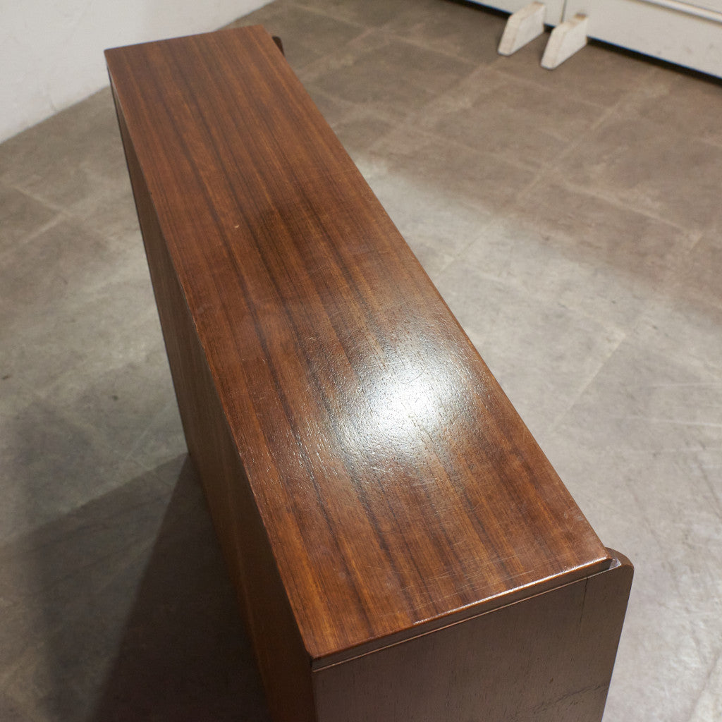 Brandon ガラスキャビネット