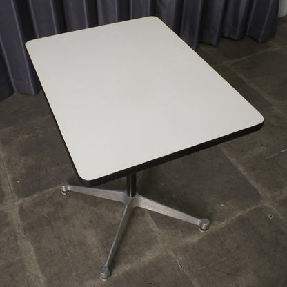 イームズ コントラクトベース テーブル