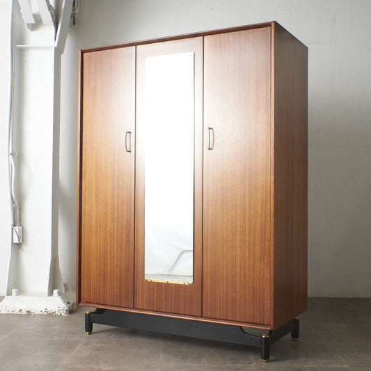 Tola&black 3ドア ワードローブ