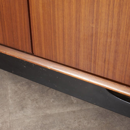 Tola&black 3ドア ワードローブ