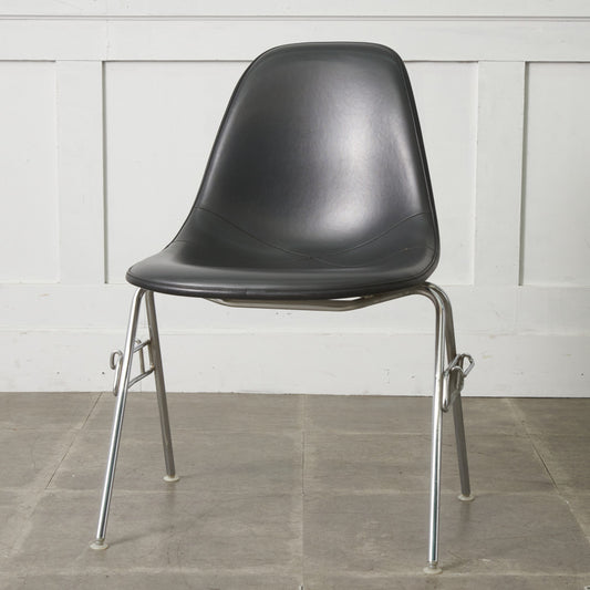 サイドシェルチェア スタッキングベース