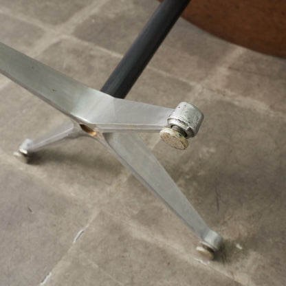 イームズ コントラクトベース ラウンドテーブル