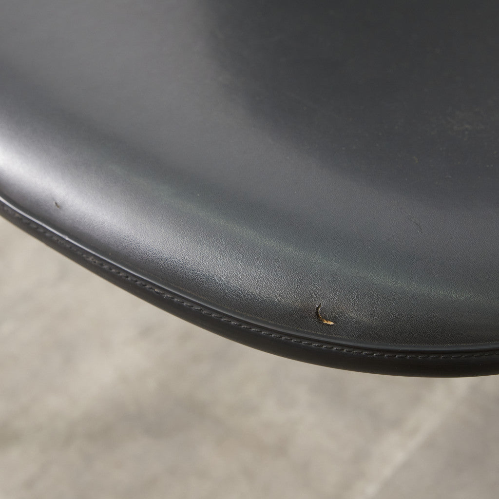 サイドシェルチェア スタッキングベース